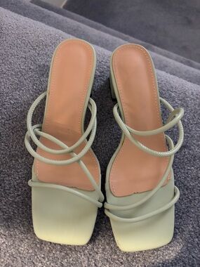 Womens Strappy Square-Toe Heeled Sandals in Sage Green